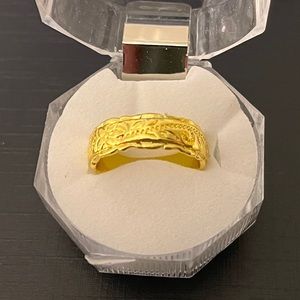 Gold plated ring size 7